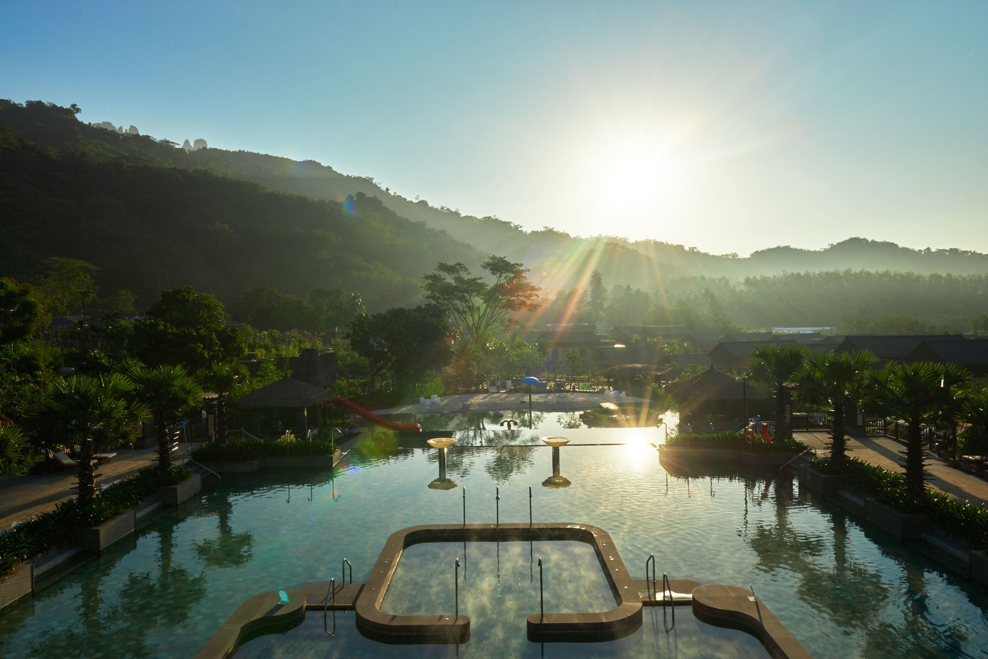 Doubletree Resort By Hilton Hotel Hainan - Qixianling Hot Spring Baoting Ngoại thất bức ảnh